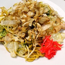 Yakisoba noodles with sauce