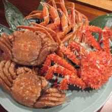 Live crab sashimi