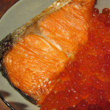 "Oyako" salmon roe and Japanese salmon rice bowl