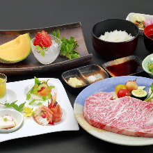 8,230 JPY Course (7 Items) 8,230 JPY Course (7 Items)