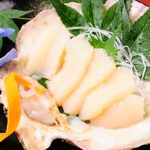 Scallop sashimi