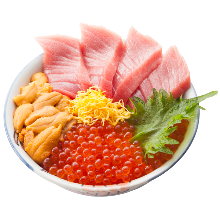 Raw tuna rice bowl