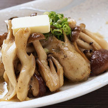 Stir-fried mushroom with butter