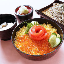 "Oyako" salmon roe and Japanese salmon rice bowl