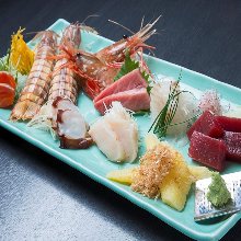 Assorted sashimi