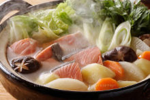 "Ishikari" salmon and vegetable hotpot
