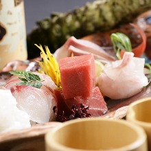 Assorted sashimi