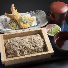 Itasoba (buckwheat noodles served in a wooden box)