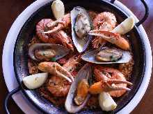 Paella lunch set (with salad and drink bar)