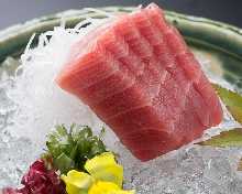 Chutoro (medium fatty tuna) sashimi