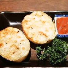 Steamed potatoes with butter