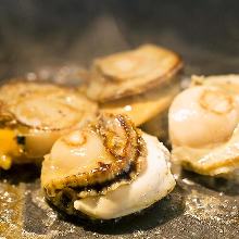 Grilled scallop with butter