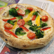 Vegetable pizza