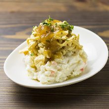 Curry-flavored potato salad