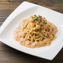 Pasta with crab and shrimp