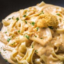 Pasta with cream of sea urchin