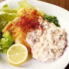 Fried chicken with vinegar and tartar sauce