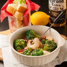 Shrimp and broccoli ajillo