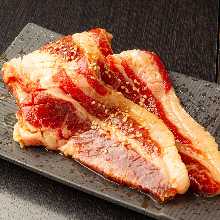 Tsuboduke kalbi yaki (marinated  and grilled short ribs)