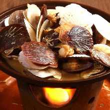 Grilled scallops with garlic butter