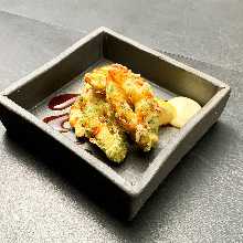 Seaweed-wrapped and fried fish paste tube