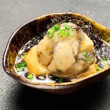 Fried tofu with oysters and seaweed