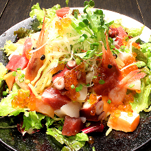 seafood ramen salad