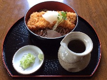 Buckwheat noodles with grated daikon radish