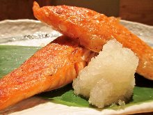 Grilled fatty salmon belly