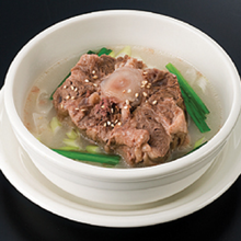 Gomtang soup