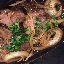 Mongolian mutton barbecue ("Jingisukan"), teppanyaki-style