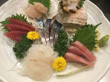 Assorted sashimi