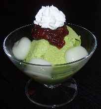 Shiratama (rice flour dumplings) with matcha ice cream