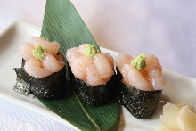 Gunkan sushi rolls