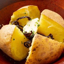 Steamed potatoes with butter