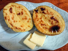 Steamed potatoes with butter