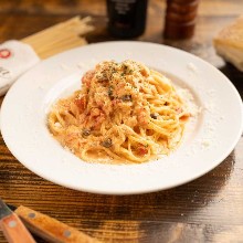 Creamy crab tomato pasta