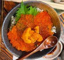Sea urchin and salmon roe rice bowl