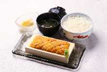 Sea urchin rice bowl (Reservation required 2 days in advance)