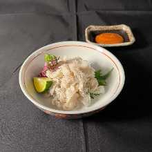 Edible raw white Senmai (third stomach)