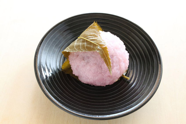 Kansai Style Sakura Mochi (Cherry Blossom Rice Cakes)