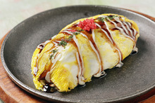 Yakisoba in an omelet