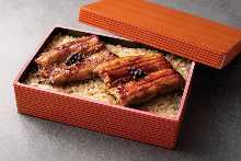 Eel served over rice in a lacquered box