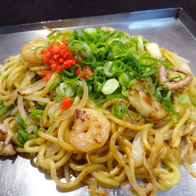 Seafood yakisoba with salt