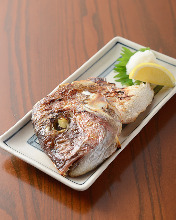 Salted and grilled fish head