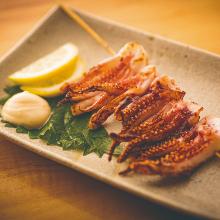 Salted and grilled squid tentacles