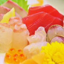 Assorted sashimi