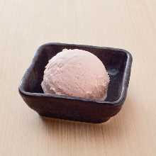 Strawberry ice cream