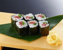 Negi toro (minced tuna with green onions) sushi rolls