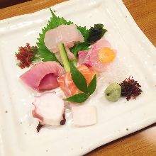 Assorted sashimi